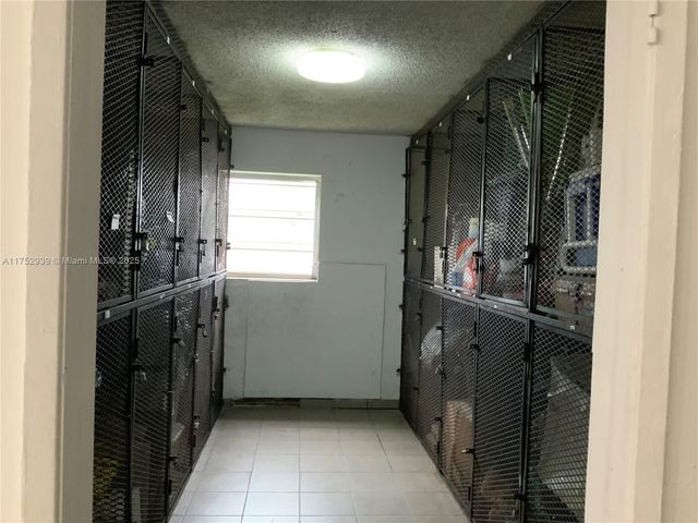 8889 Fontainebleau Blvd 403, Miami, FL 33172