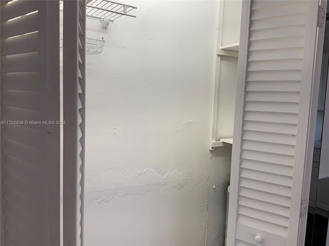 8889 Fontainebleau Blvd 403, Miami, FL 33172