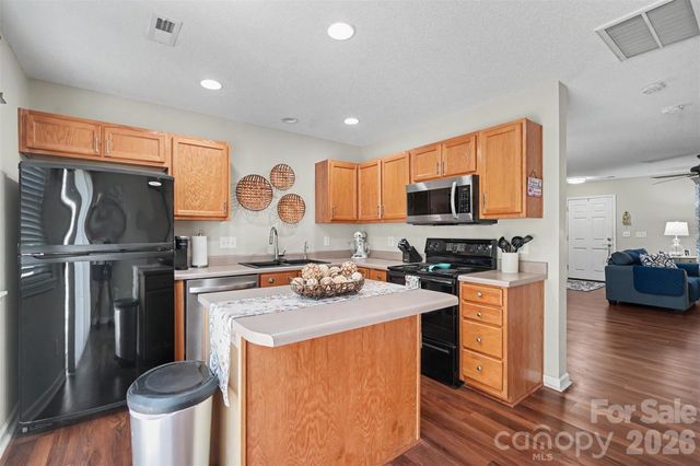 605 Gelderland Drive, Matthews, NC 28104