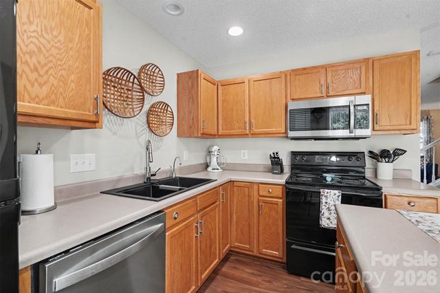 605 Gelderland Drive, Matthews, NC 28104