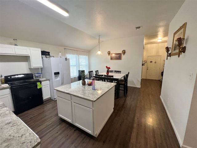 1923 Pin Oak Lane, Dallas, TX 75253