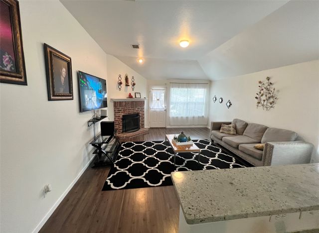 1923 Pin Oak Lane, Dallas, TX 75253