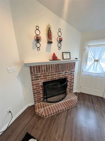 1923 Pin Oak Lane, Dallas, TX 75253