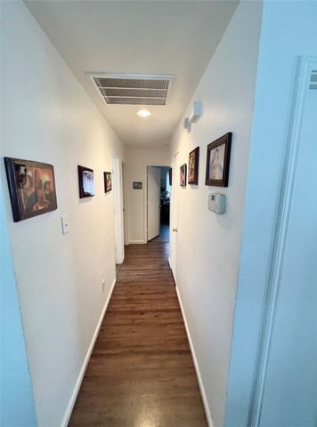 1923 Pin Oak Lane, Dallas, TX 75253