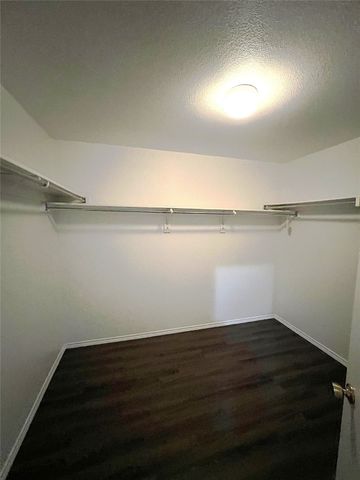 1923 Pin Oak Lane, Dallas, TX 75253