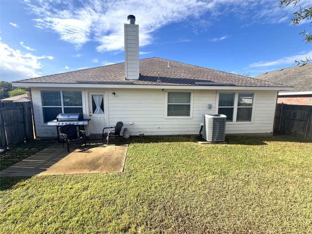 1923 Pin Oak Lane, Dallas, TX 75253