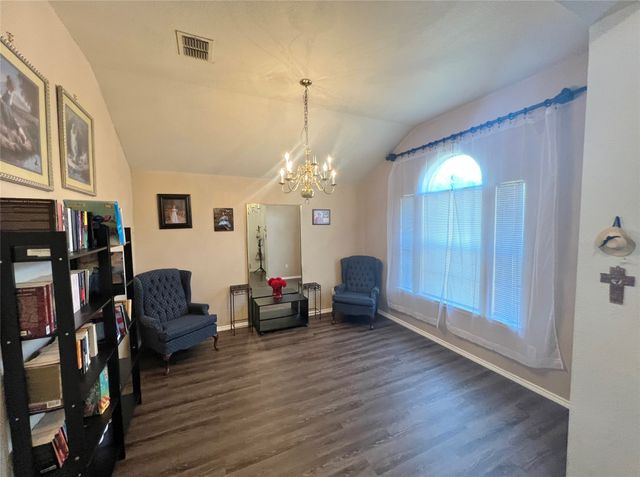 1923 Pin Oak Lane, Dallas, TX 75253