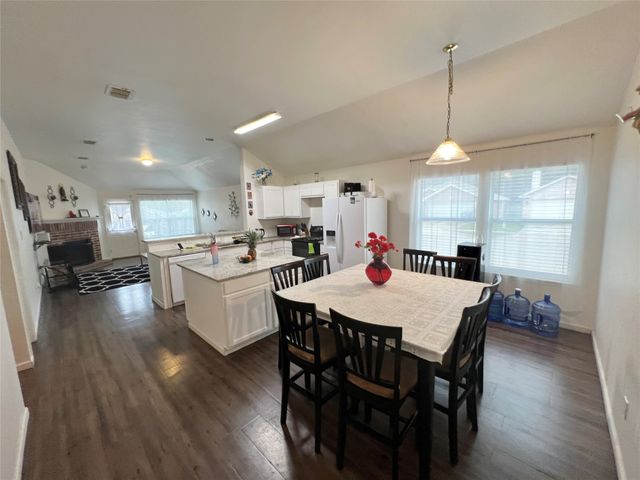 1923 Pin Oak Lane, Dallas, TX 75253