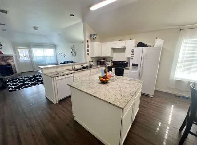 1923 Pin Oak Lane, Dallas, TX 75253