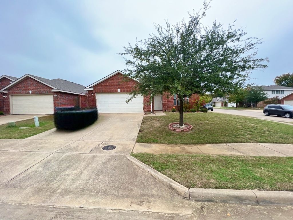 1923 Pin Oak Lane, Dallas, TX 75253