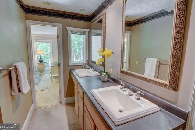 1657 Hewatt Road SW, Lilburn, GA 30047