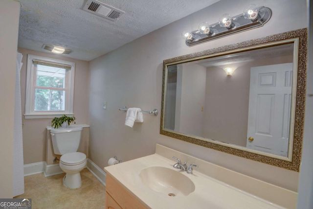 1657 Hewatt Road SW, Lilburn, GA 30047