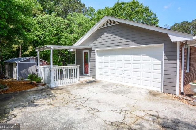 1657 Hewatt Road SW, Lilburn, GA 30047