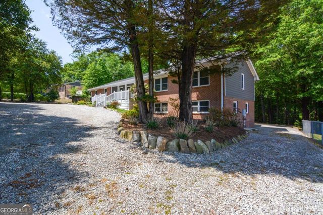 1657 Hewatt Road SW, Lilburn, GA 30047