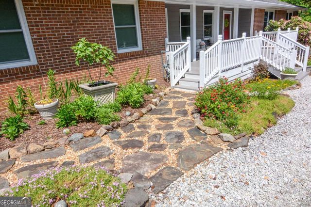 1657 Hewatt Road SW, Lilburn, GA 30047