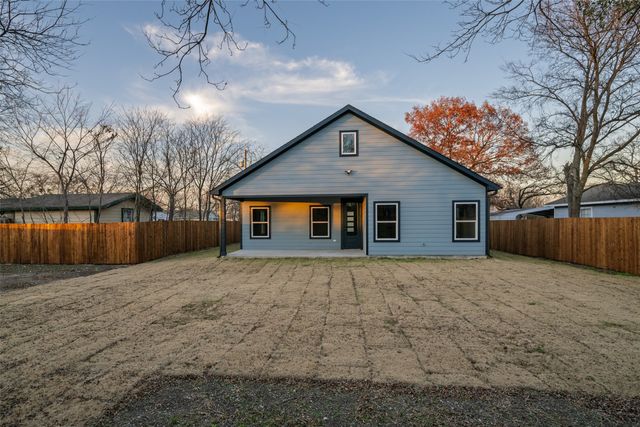 411 W Elm Street, Whitewright, TX 75491