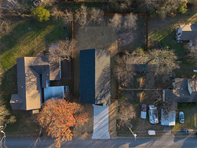 411 W Elm Street, Whitewright, TX 75491