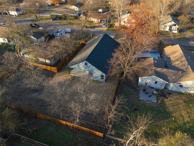 411 W Elm Street, Whitewright, TX 75491