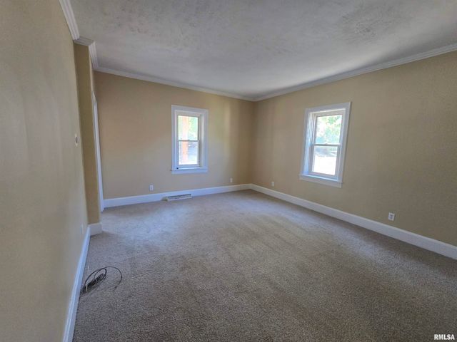 921 CATHERINE Street, Pekin, IL 61554