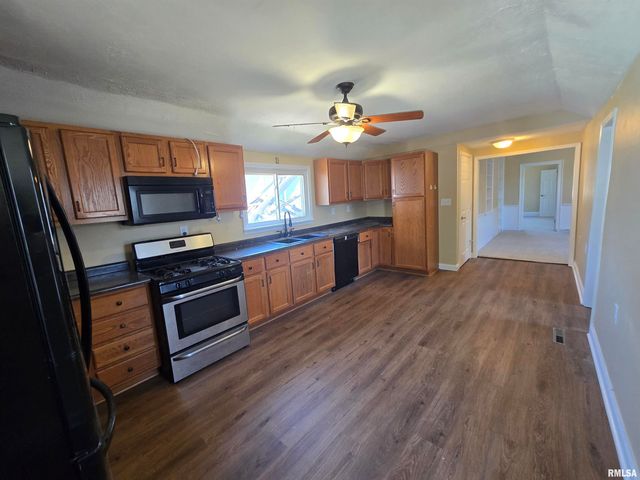 921 CATHERINE Street, Pekin, IL 61554