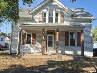 921 CATHERINE Street, Pekin, IL 61554