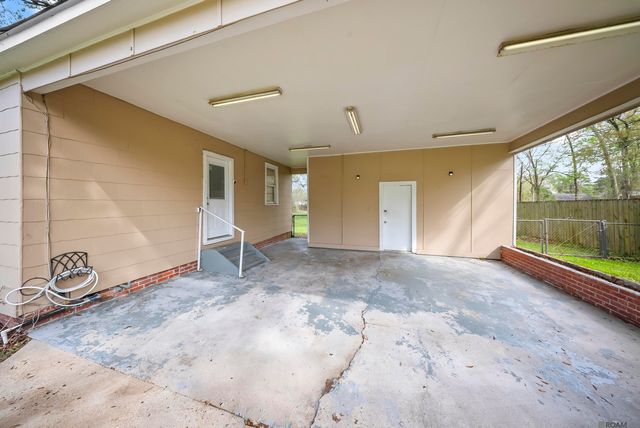 10423 Red Oak Dr, Baton Rouge, LA 70815