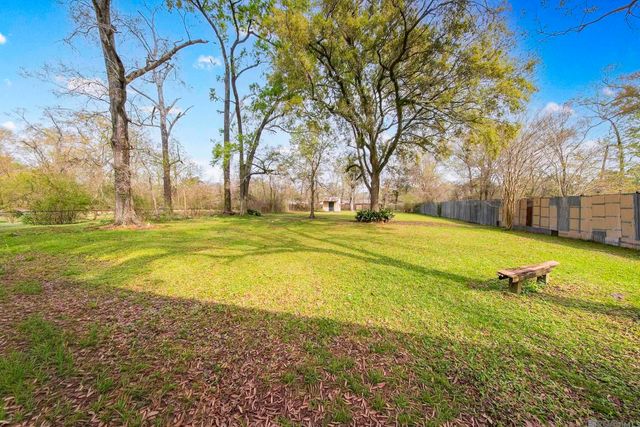 10423 Red Oak Dr, Baton Rouge, LA 70815