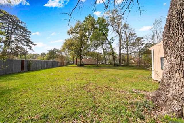 10423 Red Oak Dr, Baton Rouge, LA 70815