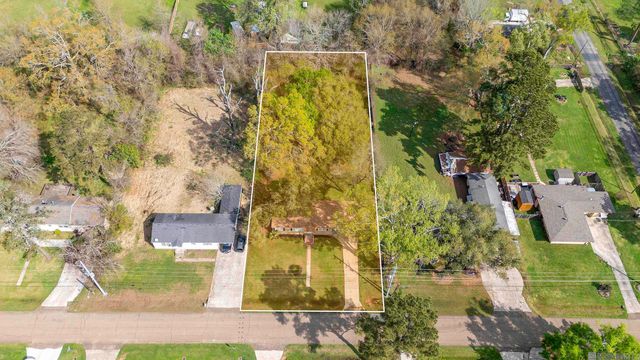 10423 Red Oak Dr, Baton Rouge, LA 70815