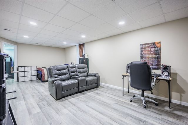 230 Woodsview Drive, Webster, NY 14580