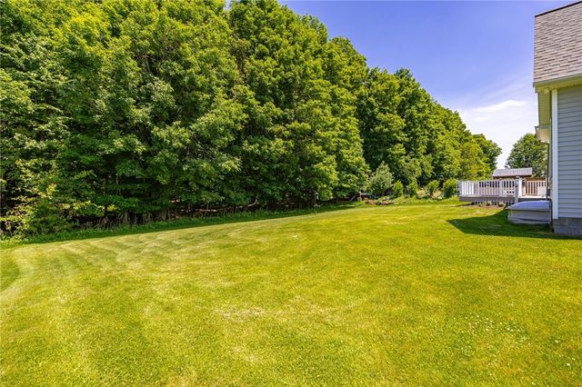 230 Woodsview Drive, Webster, NY 14580