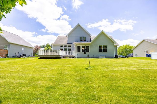 230 Woodsview Drive, Webster, NY 14580