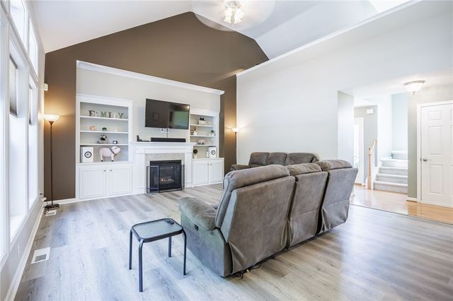 230 Woodsview Drive, Webster, NY 14580