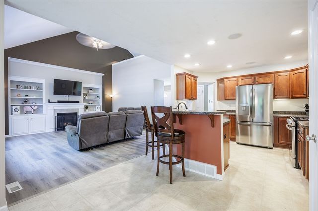 230 Woodsview Drive, Webster, NY 14580