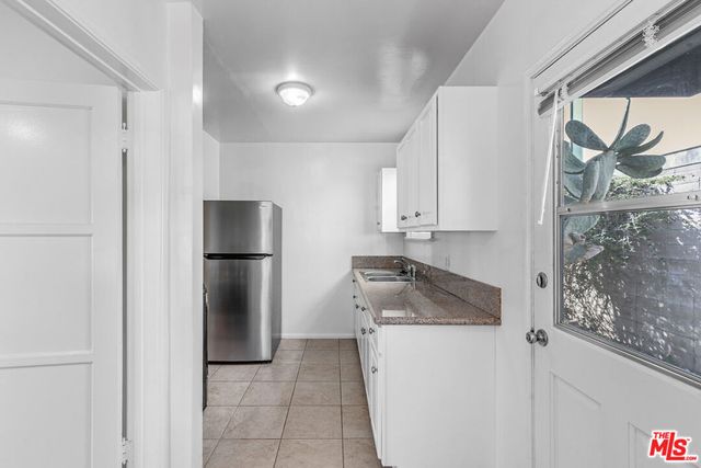 1623 S Bundy Drive, Los Angeles, CA 90025