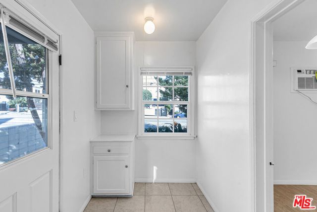 1623 S Bundy Drive, Los Angeles, CA 90025