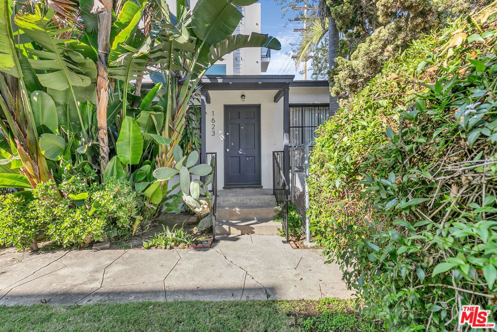 1623 S Bundy Drive, Los Angeles, CA 90025