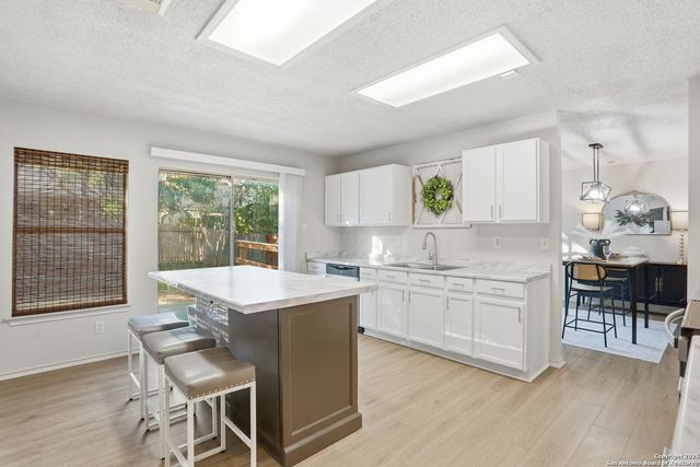 8123 Chestnut Manor Dr., Converse, TX 78109