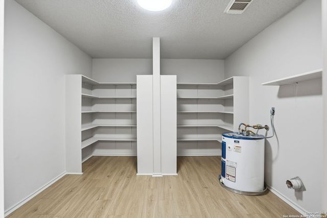 8123 Chestnut Manor Dr., Converse, TX 78109