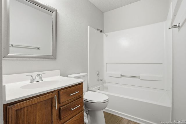 8123 Chestnut Manor Dr., Converse, TX 78109