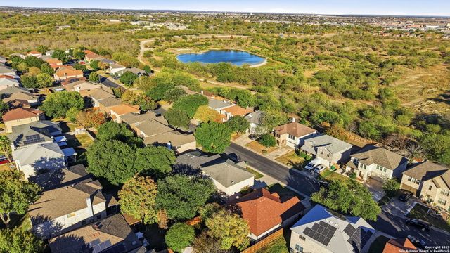 8123 Chestnut Manor Dr., Converse, TX 78109