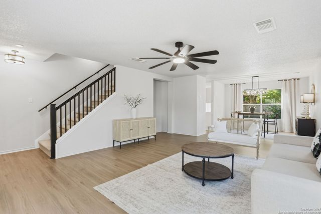 8123 Chestnut Manor Dr., Converse, TX 78109