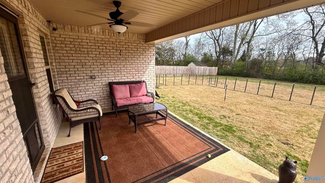 174 Meadow Ridge Drive, Hazel Green, AL 35750