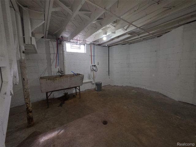 19770 Ashton Avenue, Detroit, MI 48219