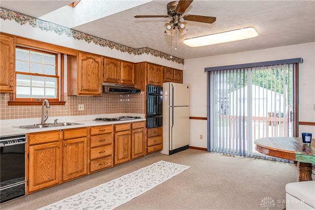 20 W Walnut Street, Phillipsburg, OH 45354