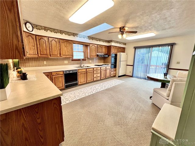 20 W Walnut Street, Phillipsburg, OH 45354