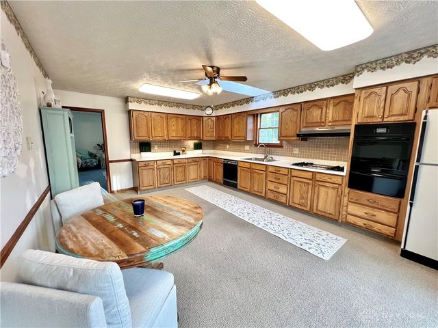 20 W Walnut Street, Phillipsburg, OH 45354
