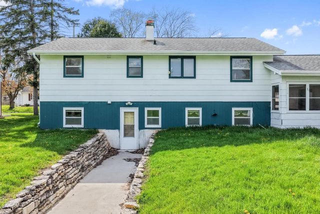 1041 S 6TH STREET, De Pere, WI 54115