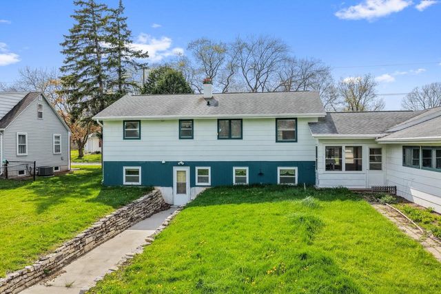 1041 S 6TH STREET, De Pere, WI 54115