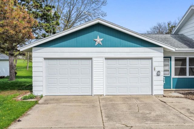1041 S 6TH STREET, De Pere, WI 54115